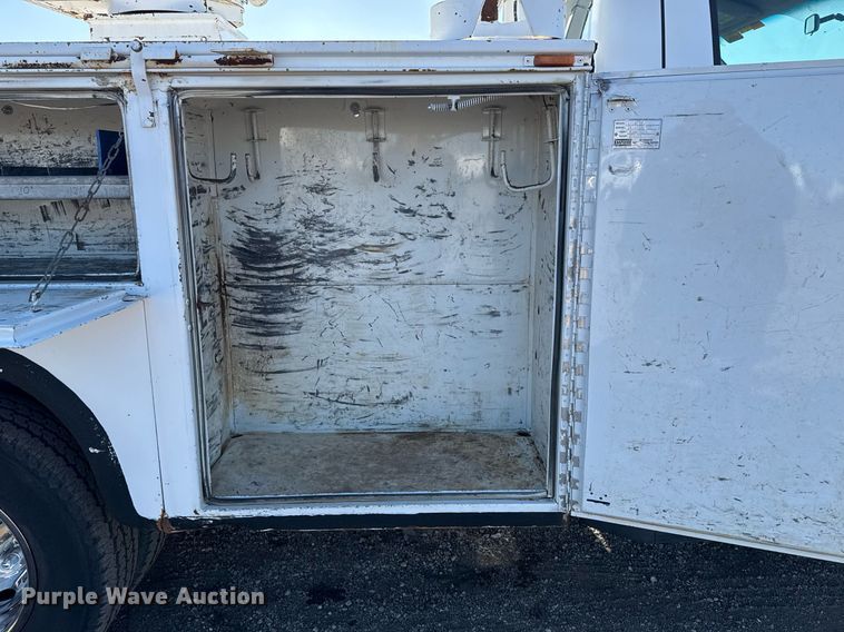 image for item EG2386 2009 Ford F350 Super Duty  bucket truck