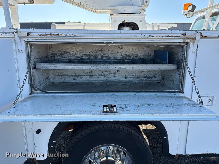 image for item EG2386 2009 Ford F350 Super Duty  bucket truck
