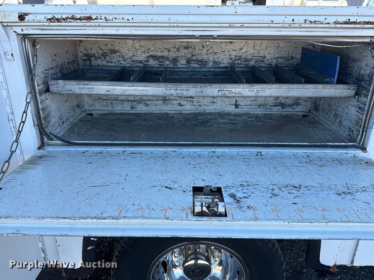 image for item EG2386 2009 Ford F350 Super Duty  bucket truck