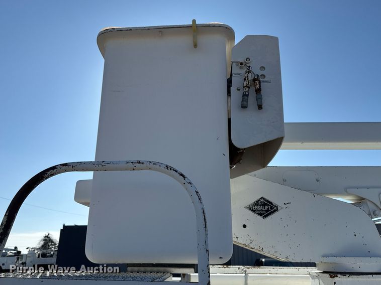 image for item EG2386 2009 Ford F350 Super Duty  bucket truck