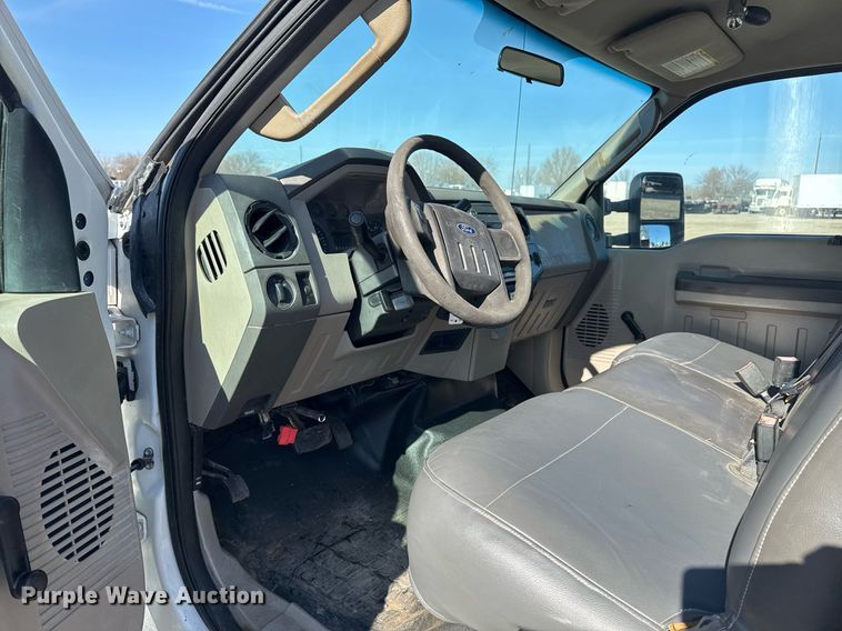 image for item EG2386 2009 Ford F350 Super Duty  bucket truck