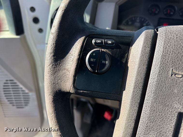 image for item EG2386 2009 Ford F350 Super Duty  bucket truck