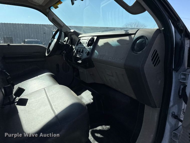 image for item EG2386 2009 Ford F350 Super Duty  bucket truck