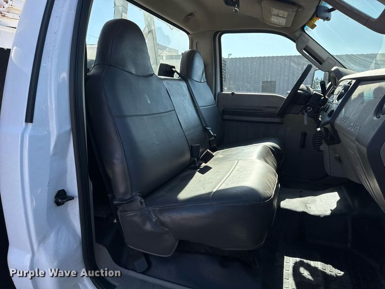 image for item EG2386 2009 Ford F350 Super Duty  bucket truck