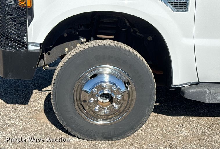 image for item EG2386 2009 Ford F350 Super Duty  bucket truck