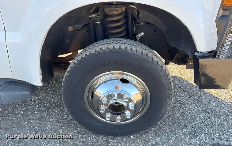 image for item EG2386 2009 Ford F350 Super Duty  bucket truck