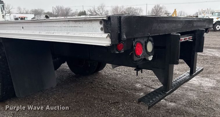 image for item EG2428 2014 Freightliner Business Class M2 flatbed truck