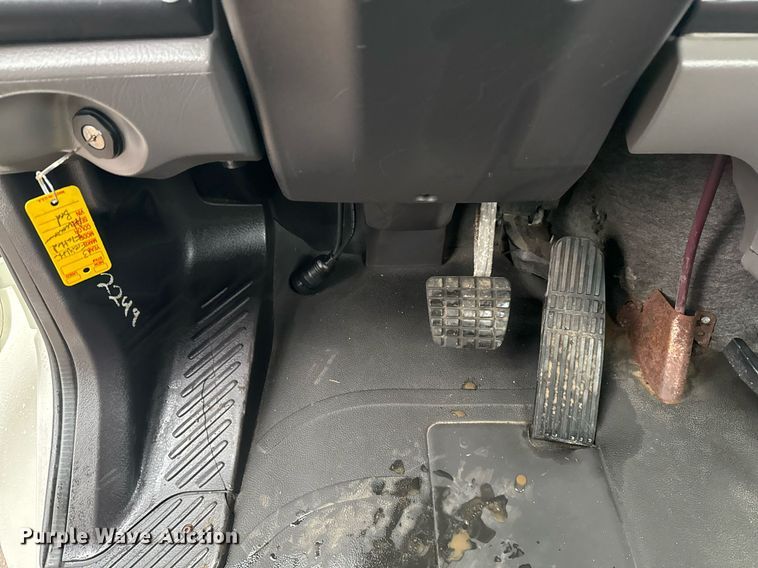 image for item EG2428 2014 Freightliner Business Class M2 flatbed truck