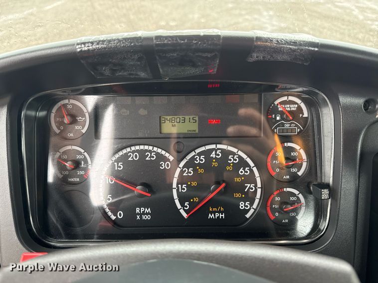 image for item EG2428 2014 Freightliner Business Class M2 flatbed truck