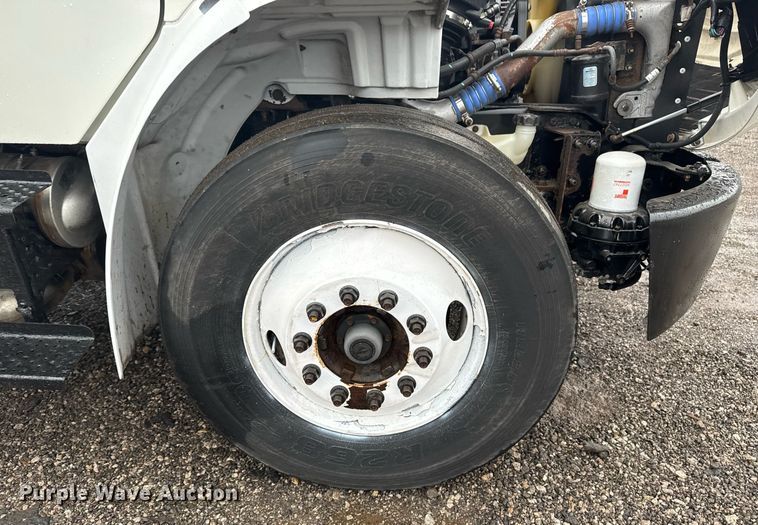 image for item EG2428 2014 Freightliner Business Class M2 flatbed truck