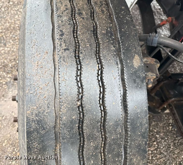 image for item EG2428 2014 Freightliner Business Class M2 flatbed truck