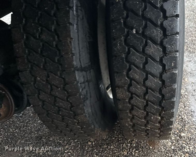 image for item EG2428 2014 Freightliner Business Class M2 flatbed truck