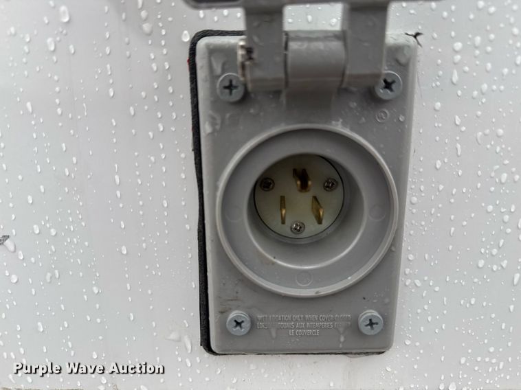 image for item EG2432 2013 Maxey Trailers spray foam trailer