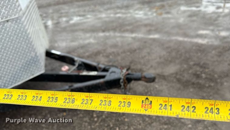 image for item EG2432 2013 Maxey Trailers spray foam trailer