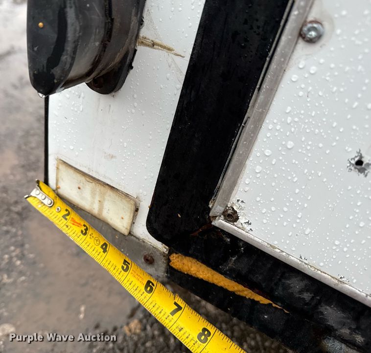 image for item EG2432 2013 Maxey Trailers spray foam trailer