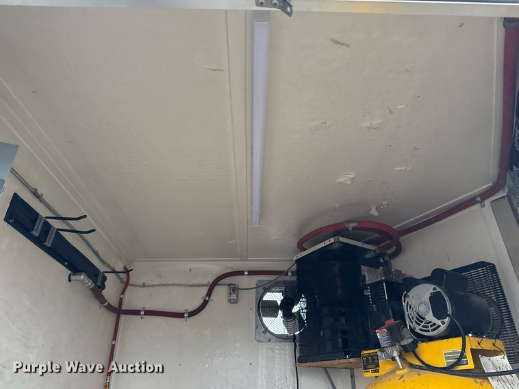 image for item EG2432 2013 Maxey Trailers spray foam trailer