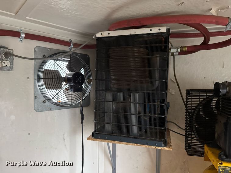 image for item EG2432 2013 Maxey Trailers spray foam trailer