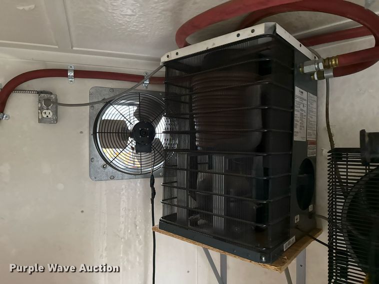 image for item EG2432 2013 Maxey Trailers spray foam trailer