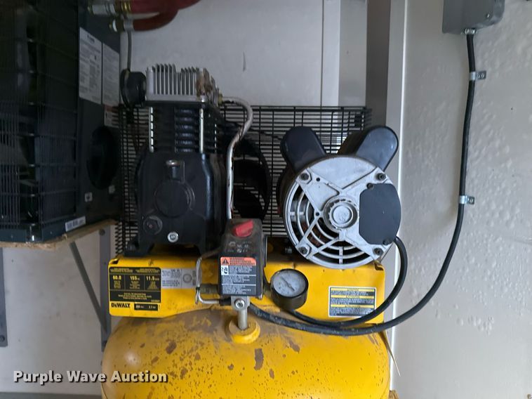 image for item EG2432 2013 Maxey Trailers spray foam trailer