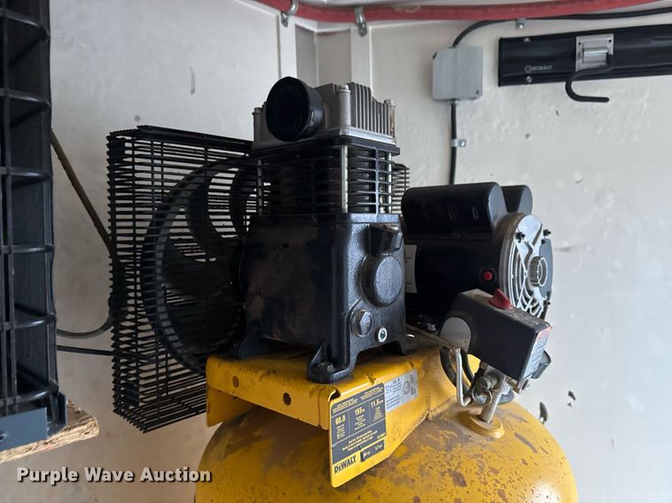 image for item EG2432 2013 Maxey Trailers spray foam trailer