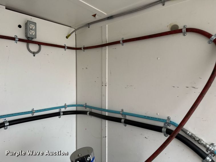 image for item EG2432 2013 Maxey Trailers spray foam trailer