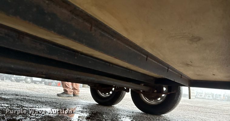 image for item EG2432 2013 Maxey Trailers spray foam trailer