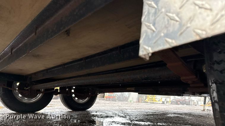 image for item EG2432 2013 Maxey Trailers spray foam trailer