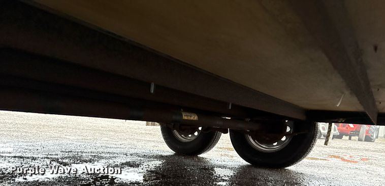 image for item EG2432 2013 Maxey Trailers spray foam trailer