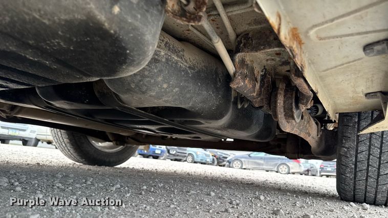 image for item EG7107 2013 Chrysler Town & Country van