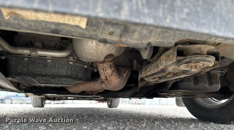 image for item EG7107 2013 Chrysler Town & Country van