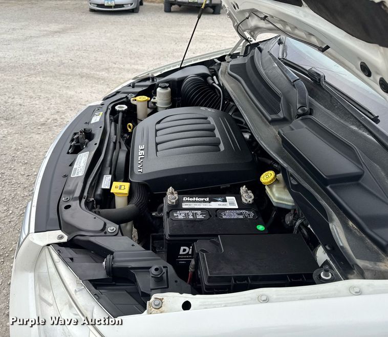 image for item EG7107 2013 Chrysler Town & Country van