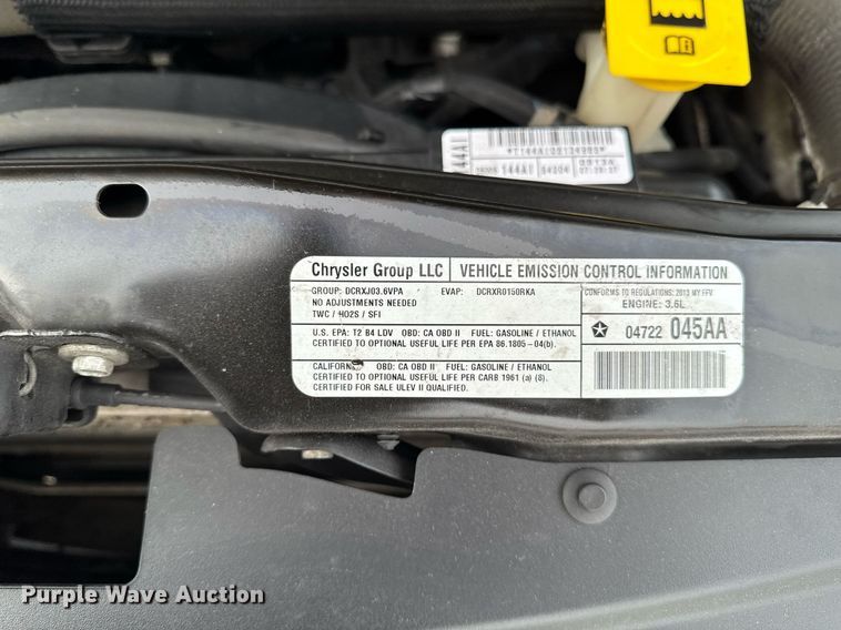 image for item EG7107 2013 Chrysler Town & Country van