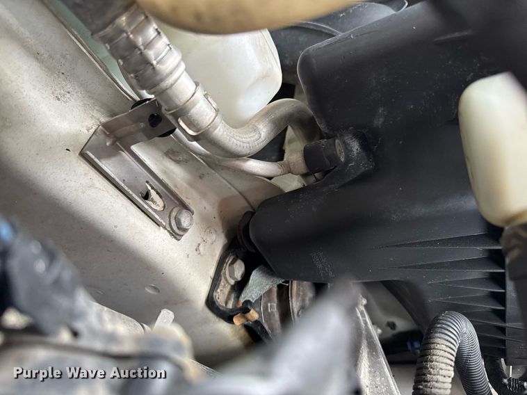 image for item EG7107 2013 Chrysler Town & Country van