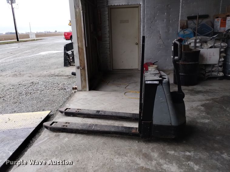 image for item EH0063 Crown WP2035-45 pallet jack