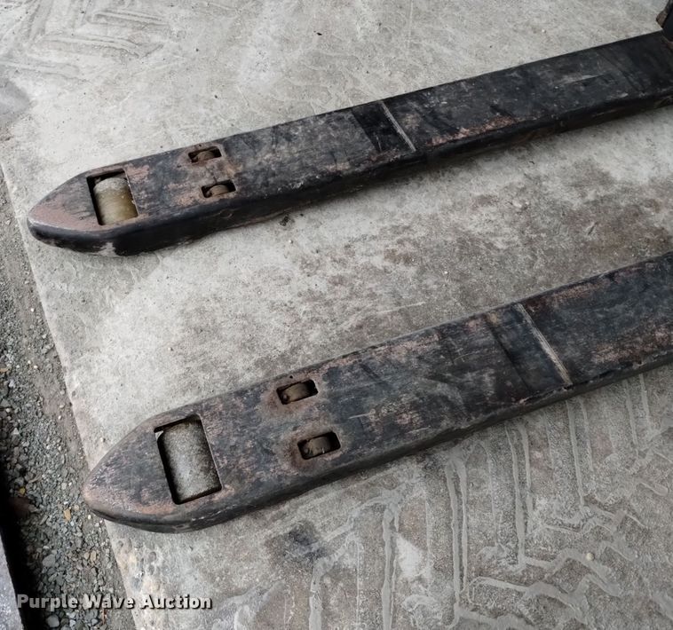 image for item EH0063 Crown WP2035-45 pallet jack