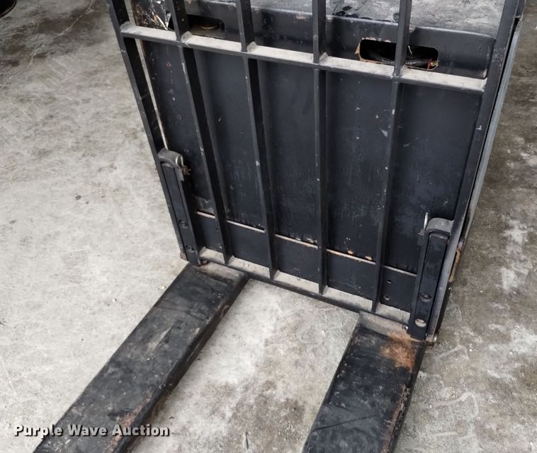 image for item EH0063 Crown WP2035-45 pallet jack