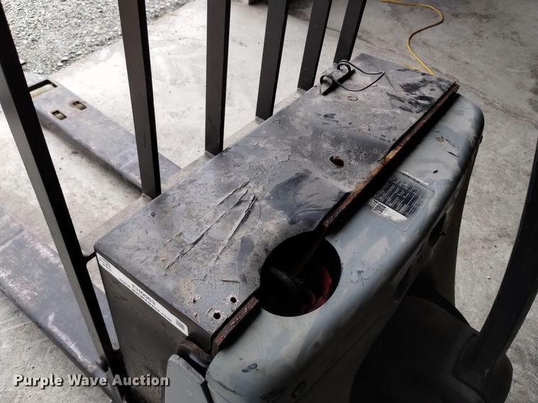 image for item EH0063 Crown WP2035-45 pallet jack