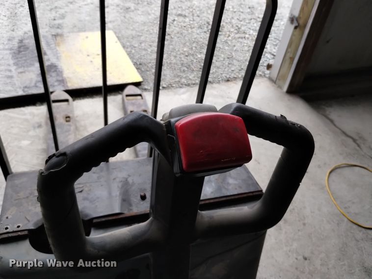 image for item EH0063 Crown WP2035-45 pallet jack