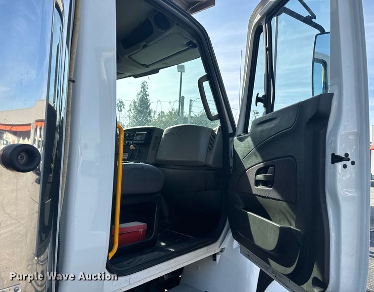 image for item EI4094 2015 International DuraStar 4300 refrigerated truck