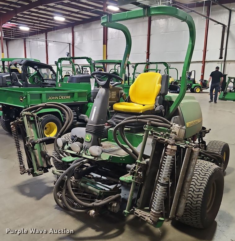 image for item EI8766 John Deere 7700 Precision Cut reel mower