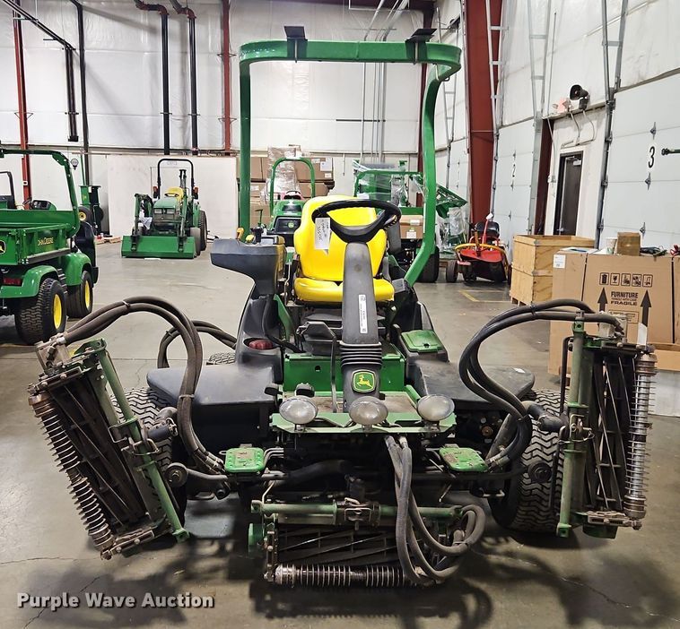 image for item EI8766 John Deere 7700 Precision Cut reel mower