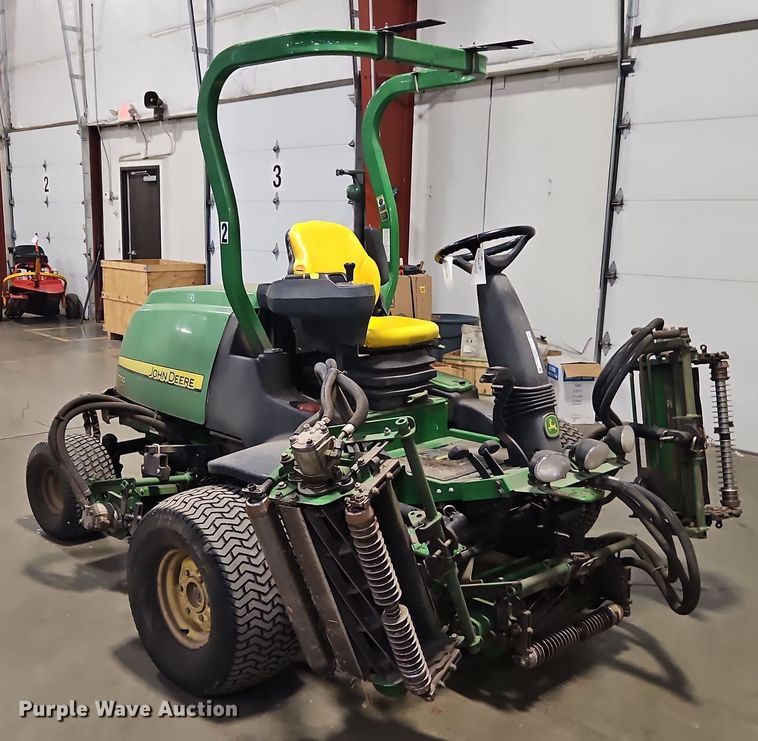 image for item EI8766 John Deere 7700 Precision Cut reel mower