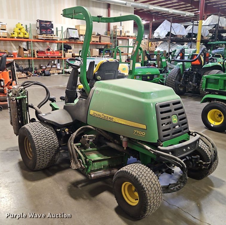 image for item EI8766 John Deere 7700 Precision Cut reel mower