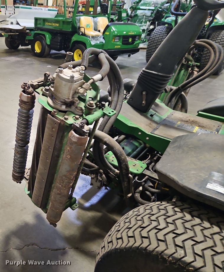 image for item EI8766 John Deere 7700 Precision Cut reel mower