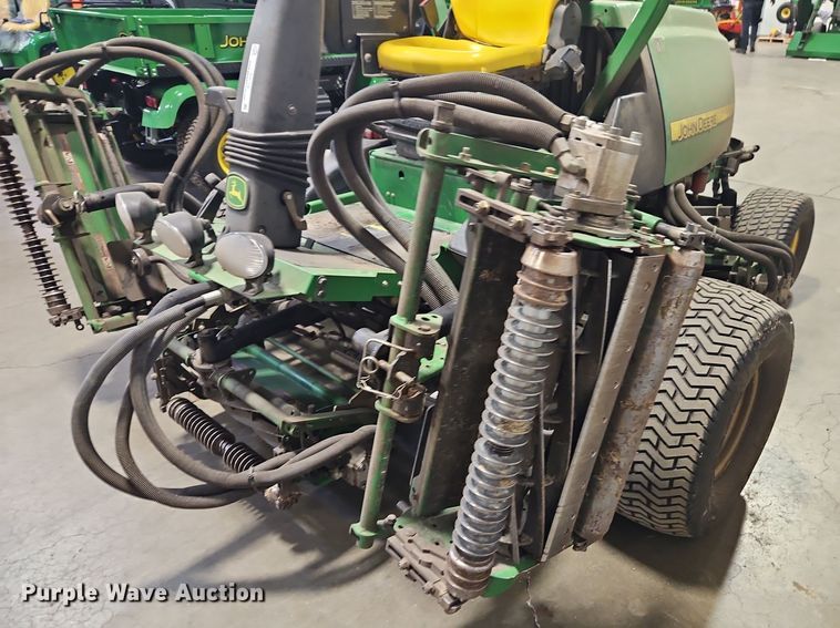 image for item EI8766 John Deere 7700 Precision Cut reel mower