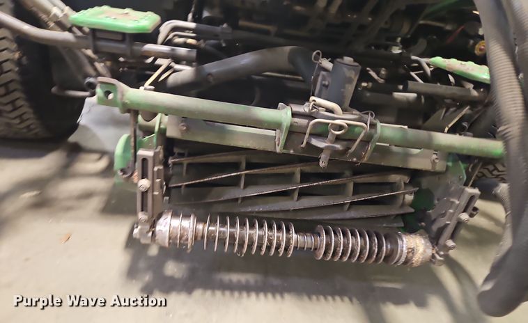 image for item EI8766 John Deere 7700 Precision Cut reel mower