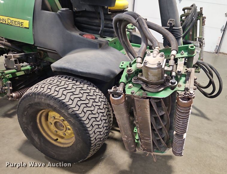 image for item EI8766 John Deere 7700 Precision Cut reel mower