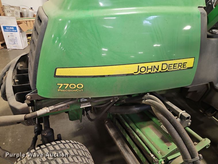 image for item EI8766 John Deere 7700 Precision Cut reel mower