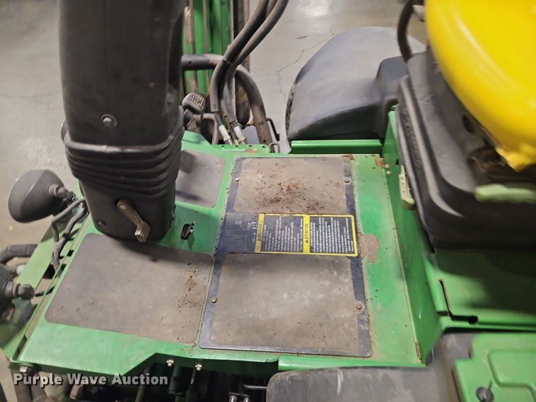 image for item EI8766 John Deere 7700 Precision Cut reel mower