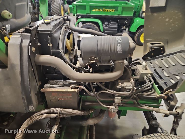 image for item EI8766 John Deere 7700 Precision Cut reel mower